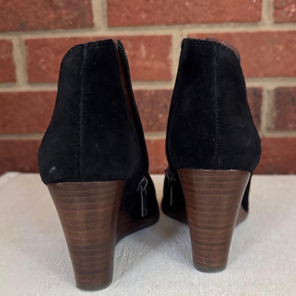 Lucky Brand Black Suede Upper Ankle Booties - Picture 2 of 9